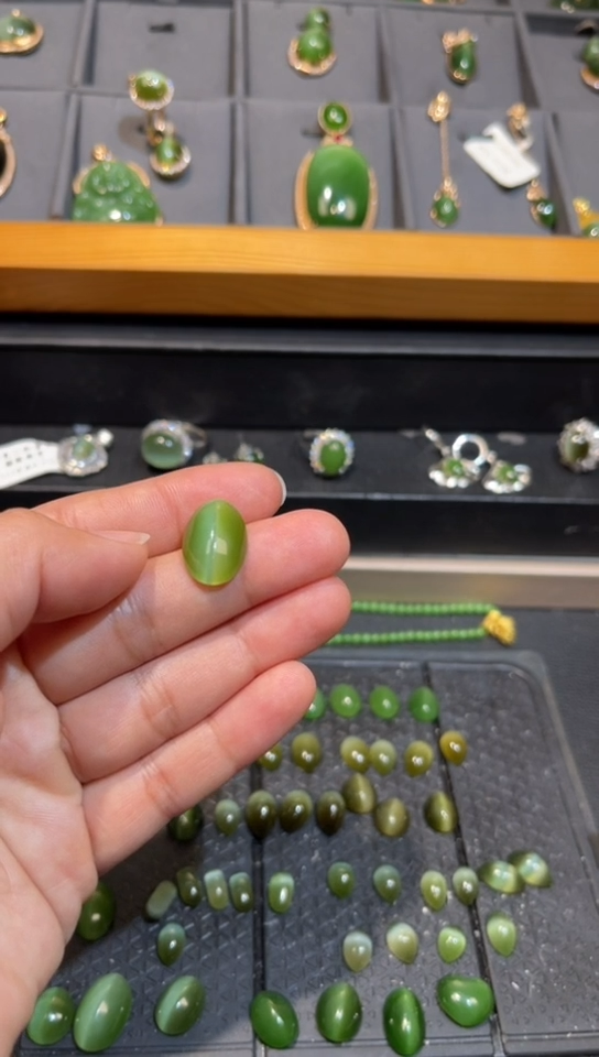 【闪购商品】和田玉碧玉猫眼裸石未镶嵌多样性发一