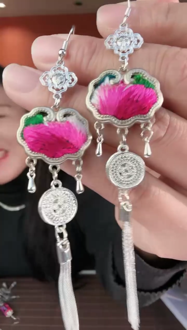织绣非遗手工苗绣刺绣耳环22