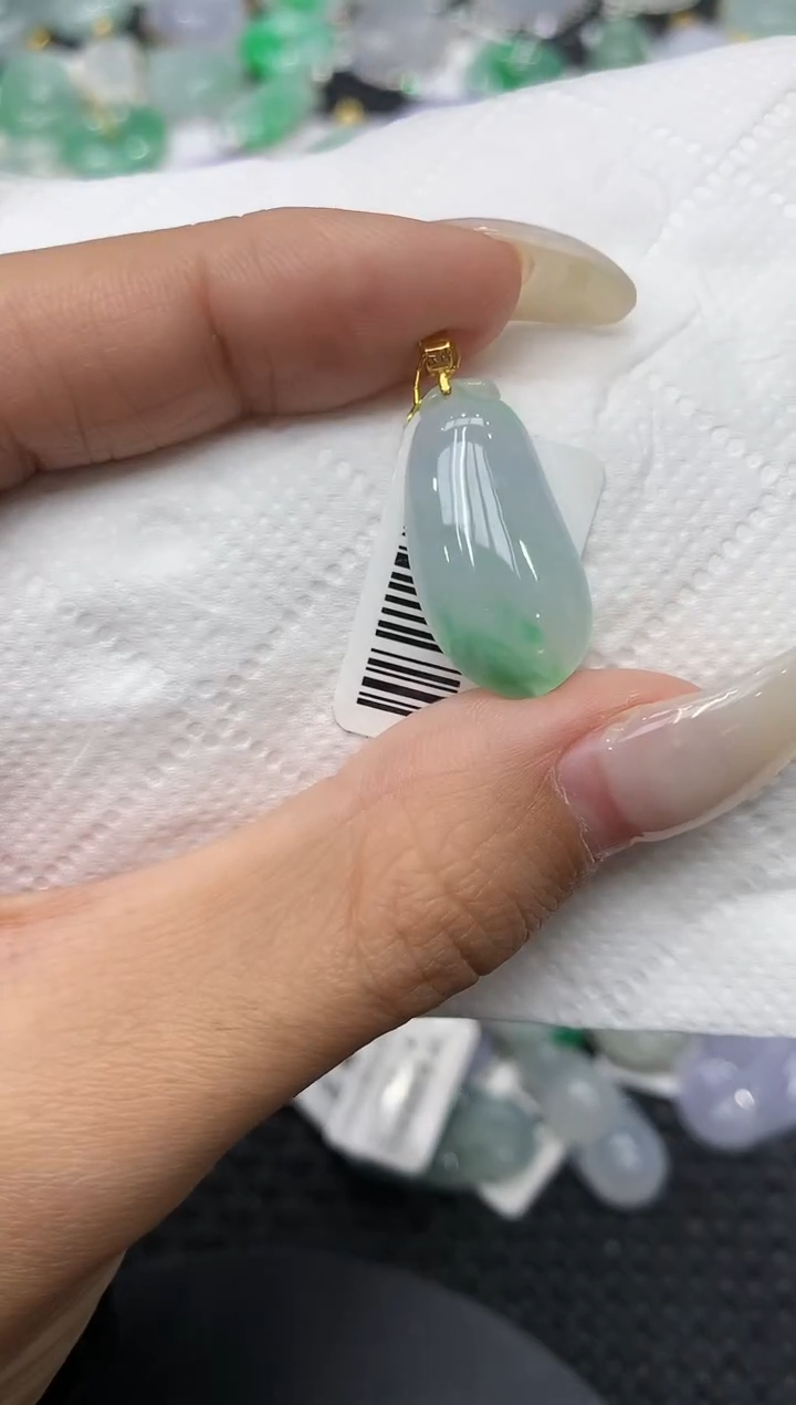 颈饰18K金镶嵌翡翠11111111111