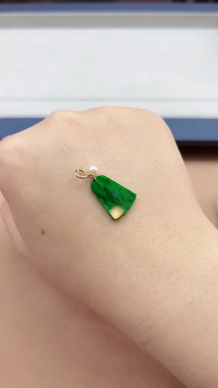 【闪购商品】翡翠颈饰18K金镶嵌无事牌