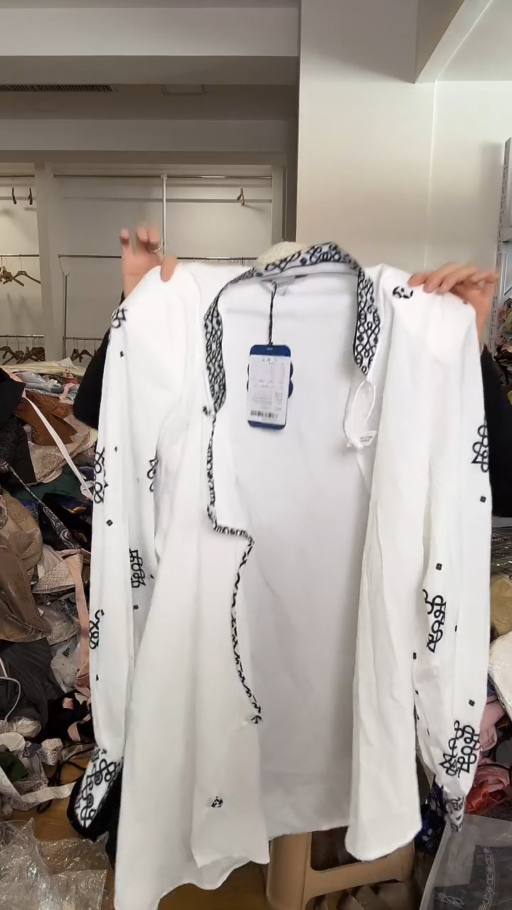 衬衣        XL码       120-135斤（没有腰带 微脏）