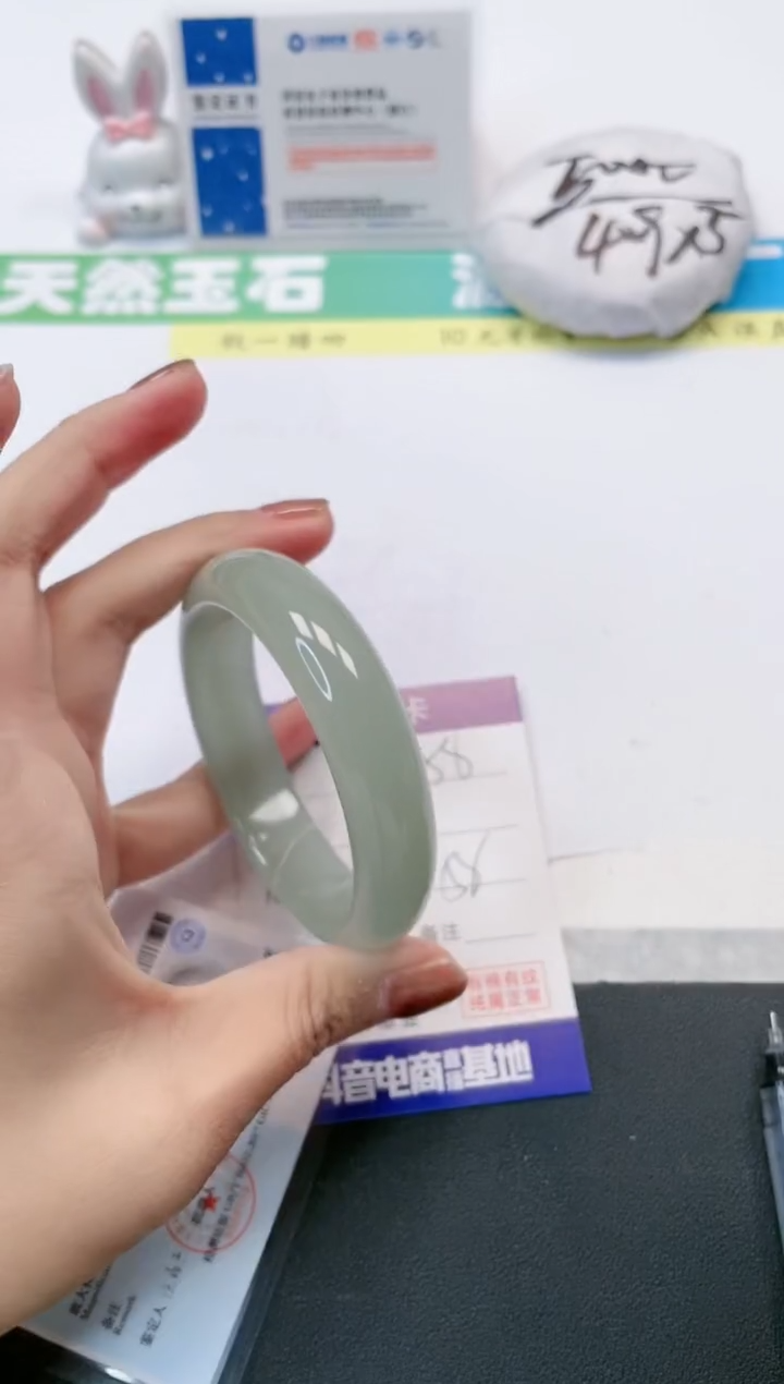 【闪购商品】石英质玉手镯未镶嵌158-58