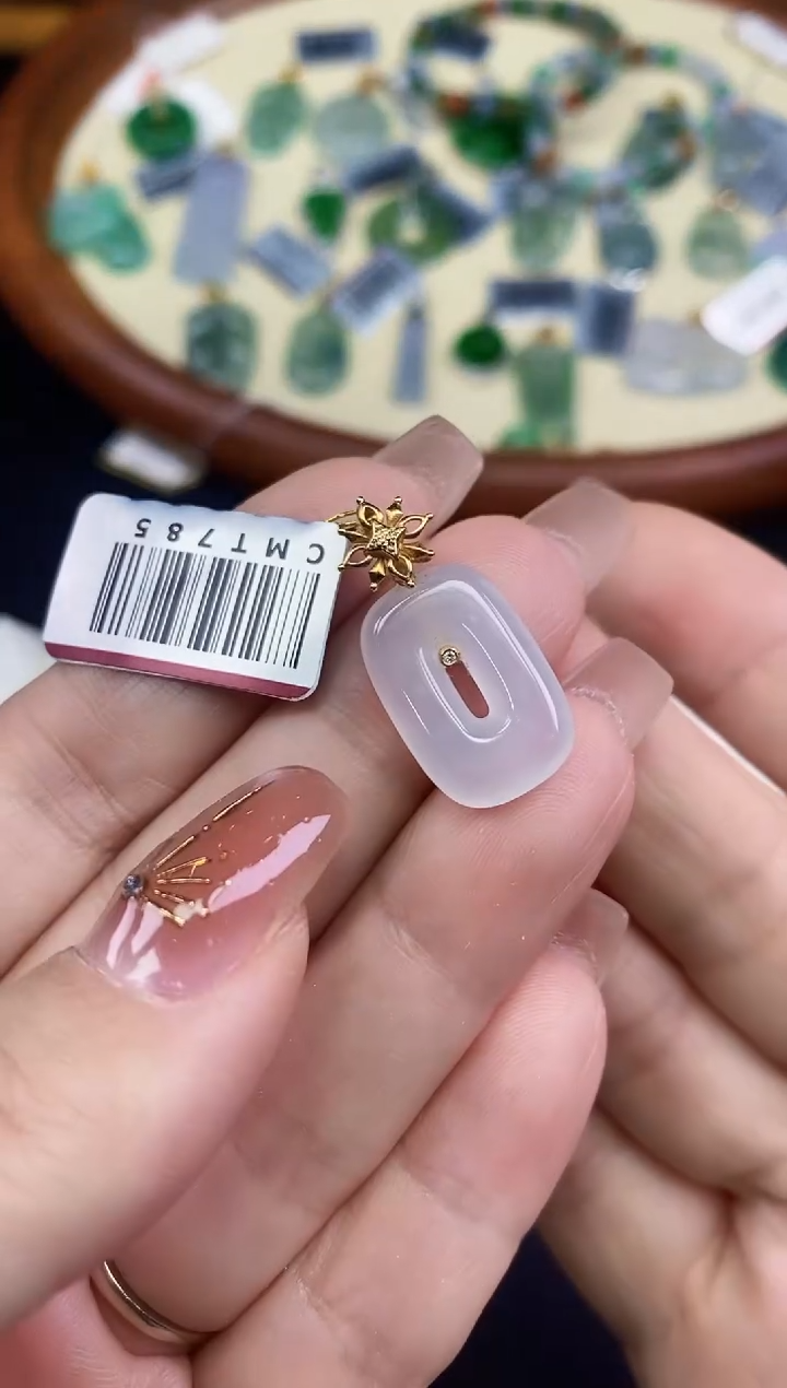 吊坠(不含链)18K金镶嵌翡翠公主扣18K金扣镶嵌@@CMT785