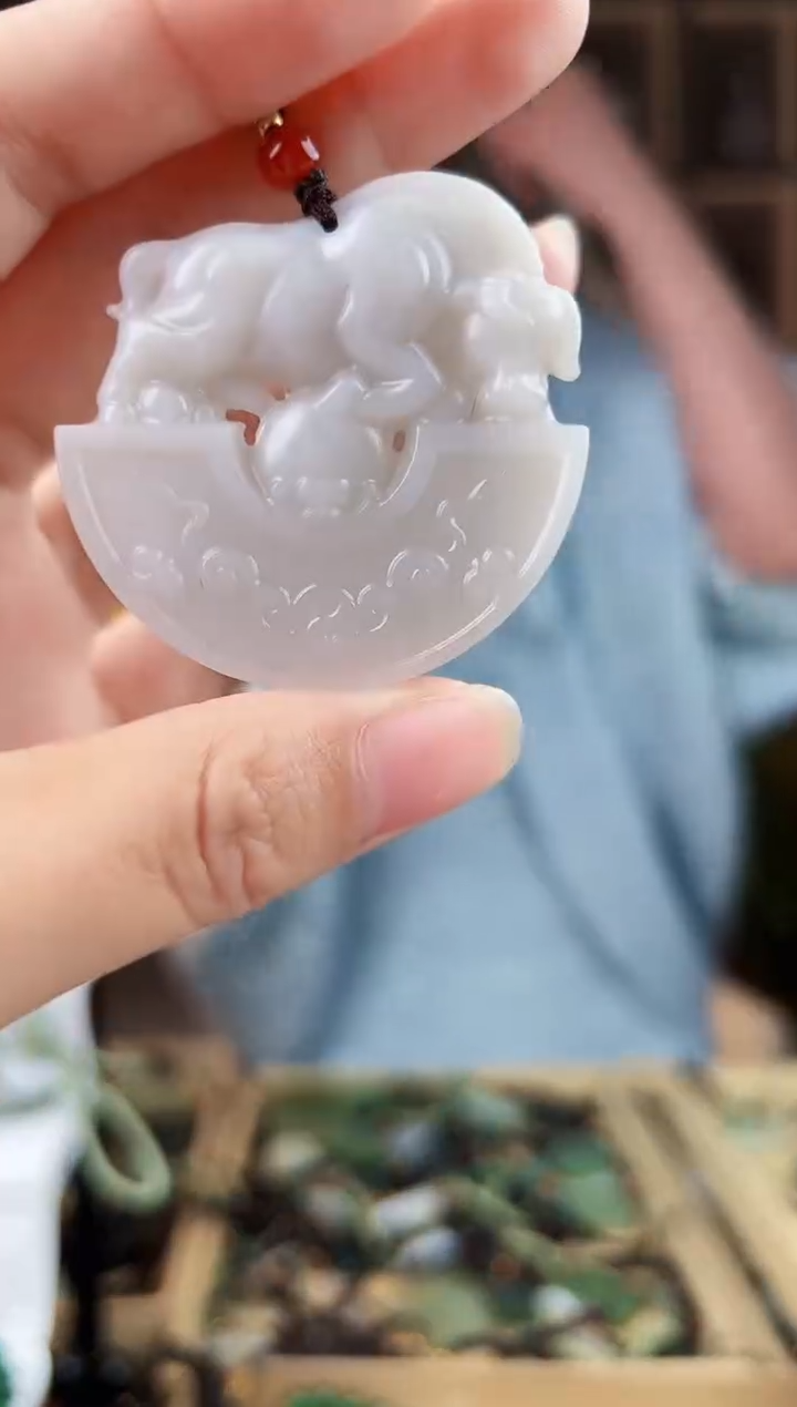 颈饰未镶嵌和田玉拍一发一，多样性发货