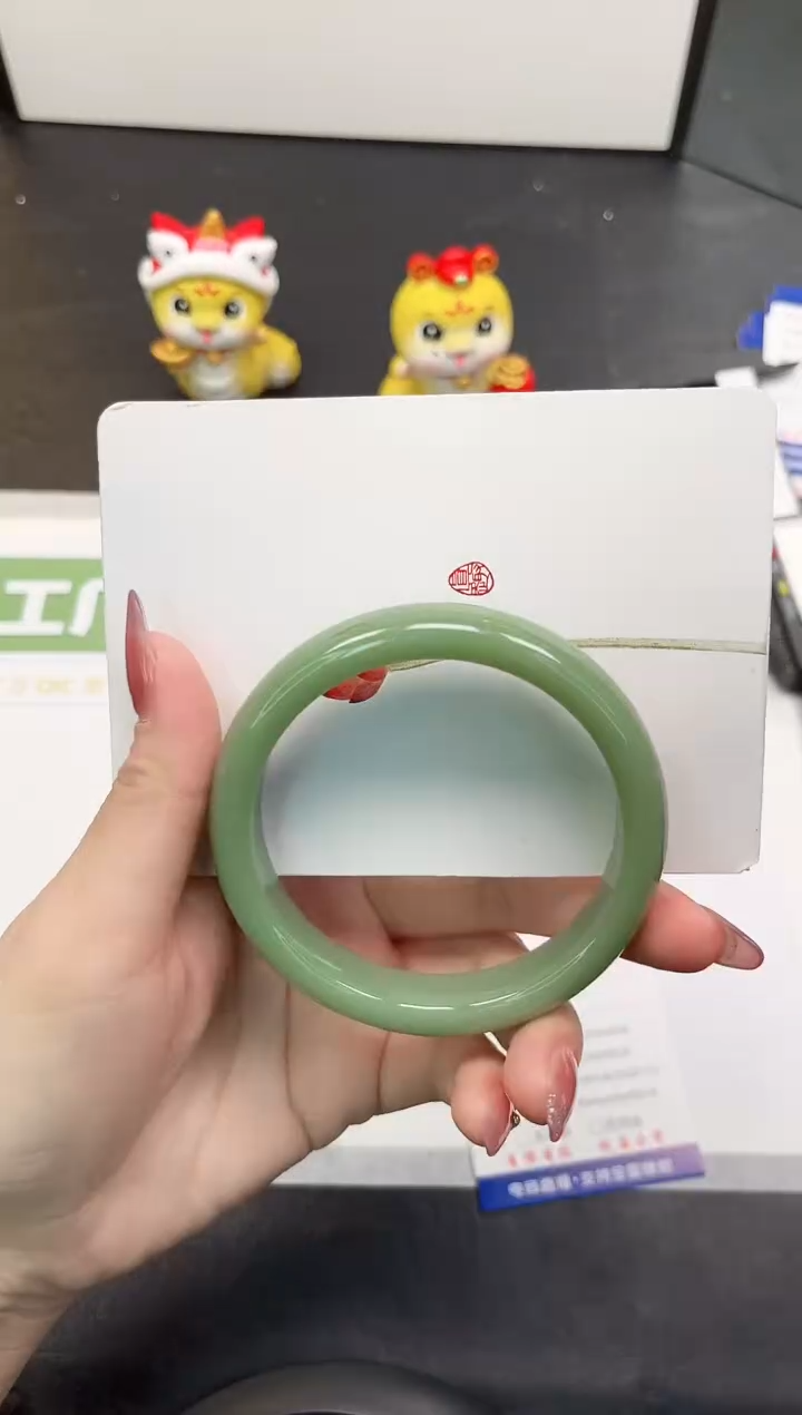 【闪购商品】石英质玉手镯未镶嵌254-61.4