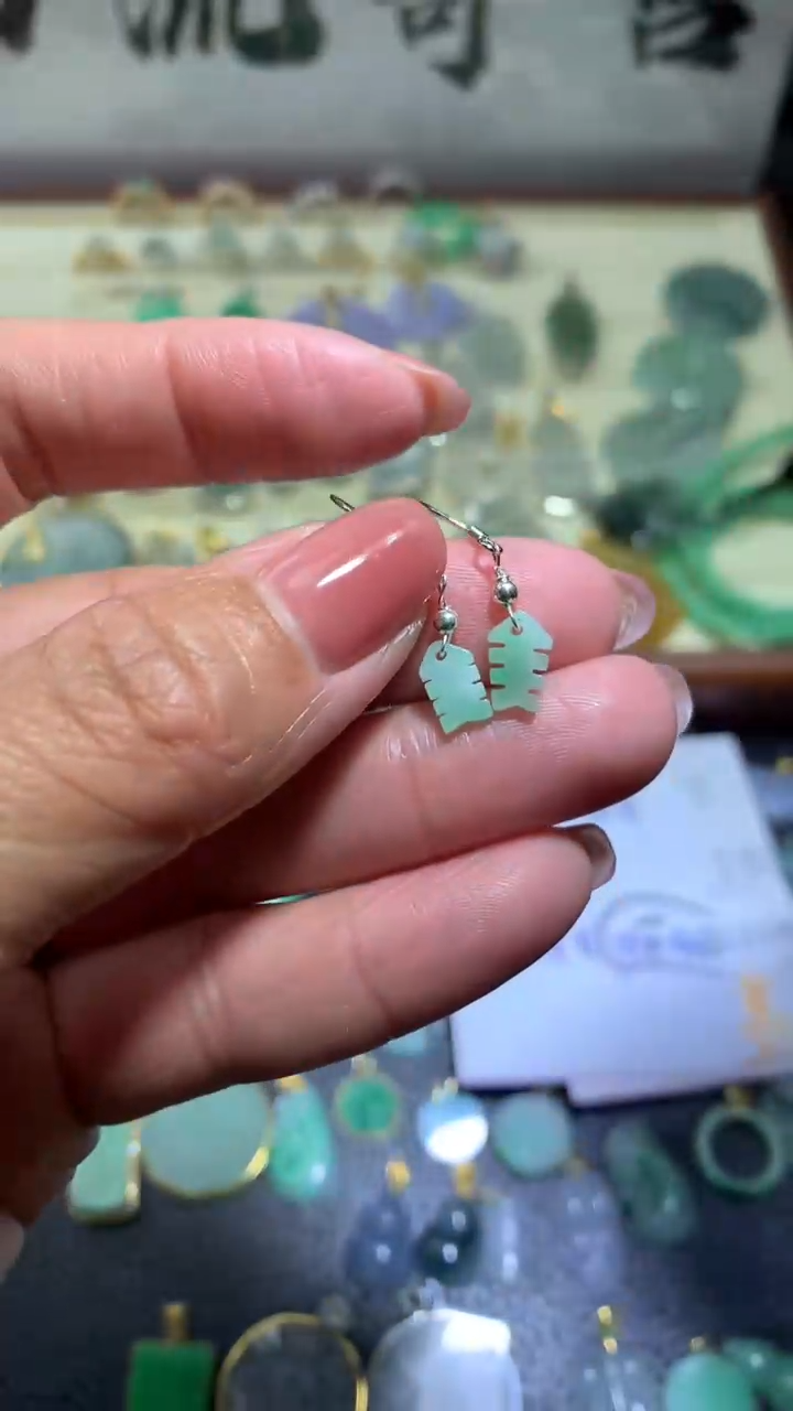 【闪购商品】翡翠耳饰银S925镶嵌082天然缅甸A货翡翠