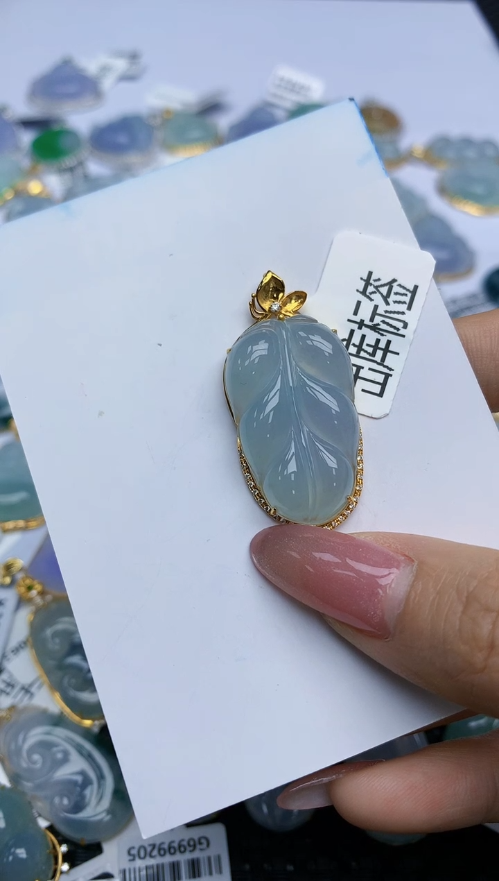 【闪购商品】翡翠挂件18K金镶嵌天然翡翠A货