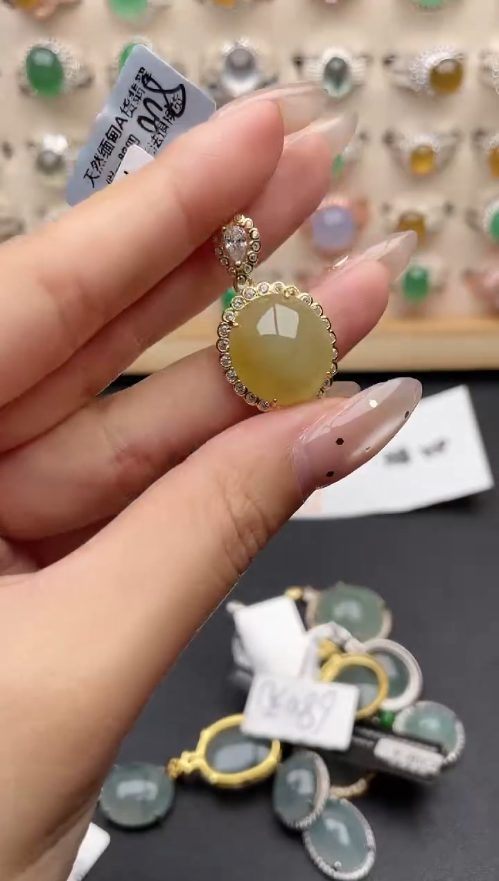 【闪购商品】翡翠吊坠(赠链)银S925镶嵌一物一证一礼盒