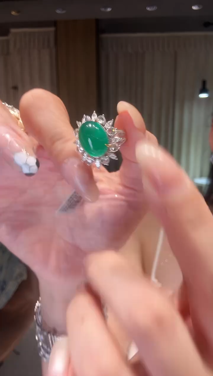 18K金镶嵌戒指祖母绿CH0043