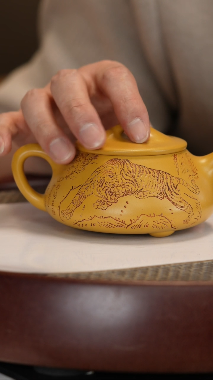 【闪购商品】紫砂茶壶【张赦棠】黄金朱泥景舟石瓢