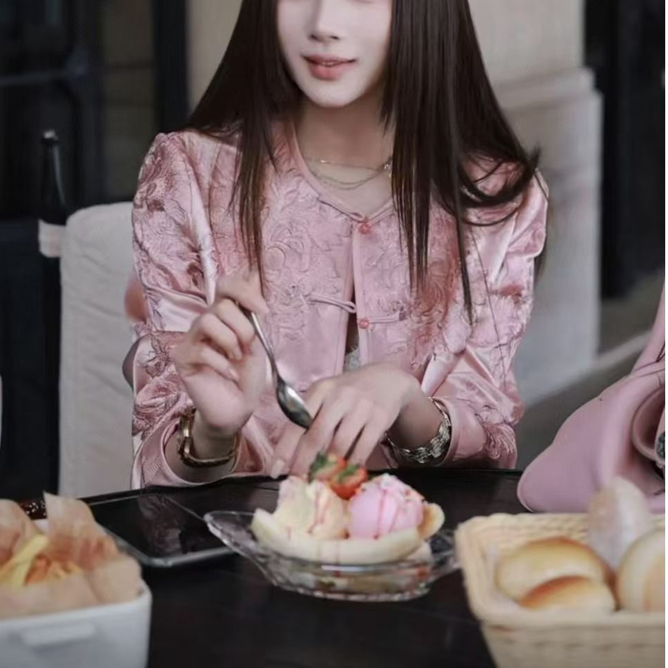 2025新款新中式国风重工刺绣牡丹粉色醋酸外套盘扣上衣开衫