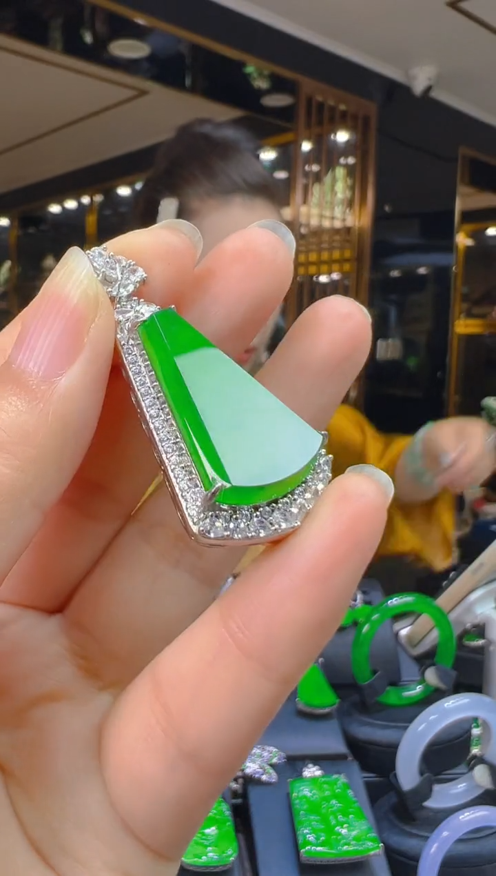 翡翠银S925镶嵌吊坠(赠链)137（多样性发其一）