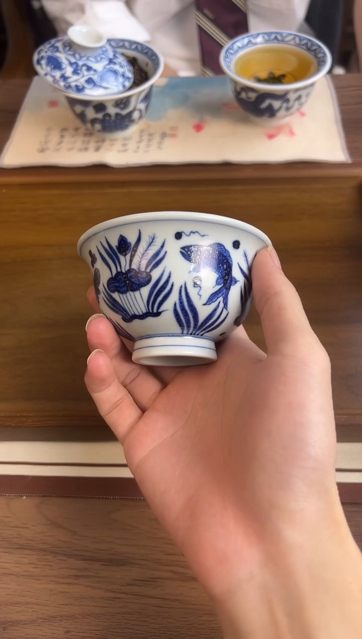 问青坊纯手工手绘青花鱼藻柴窑压手杯