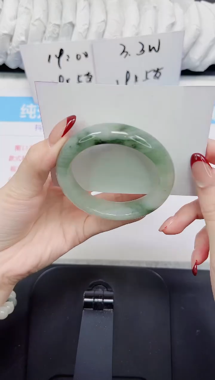 【闪购商品】石英质玉手镯未镶嵌415