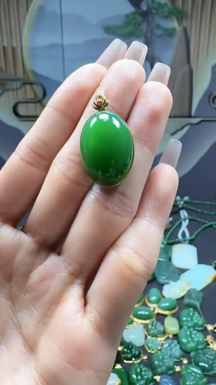 【闪购商品】和田玉挂件18K金镶嵌1