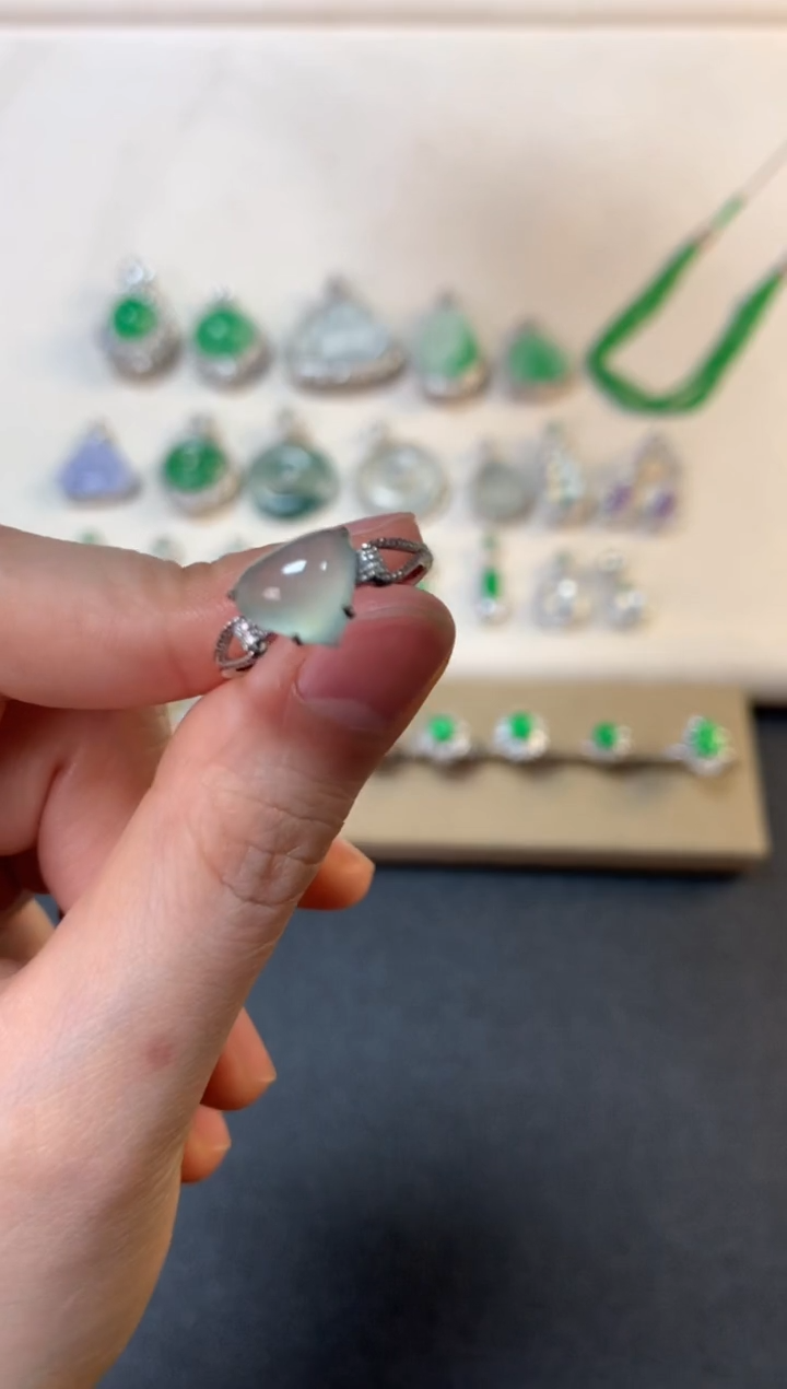 【闪购商品】翡翠戒指18K金镶嵌爱心戒指2680