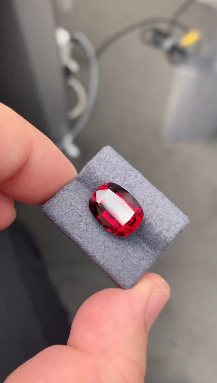 【闪购商品】石榴石裸石未镶嵌10ct镁铝榴石