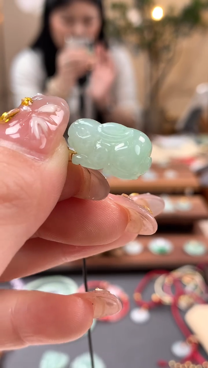 【闪购商品】翡翠吊坠(不含链)18K金镶嵌兔子