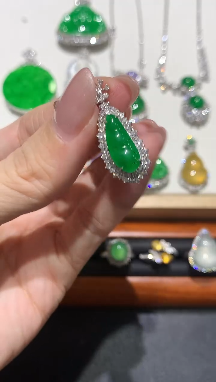 翡翠18K金镶嵌吊坠(不含链)团购2