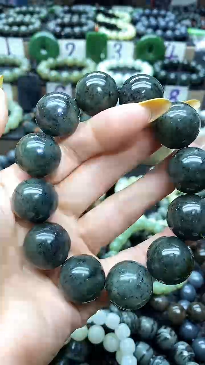 手串未镶嵌和田玉20青花有瑕疵