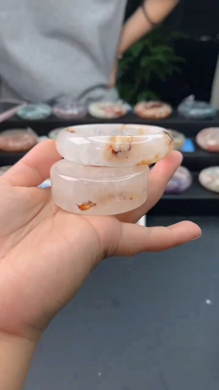 【闪购商品】石英质玉手镯未镶嵌赠送镯心（57圈口）无证书