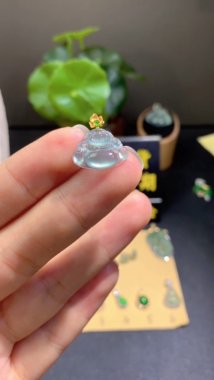 颈饰18K金镶嵌翡翠翡翠A货