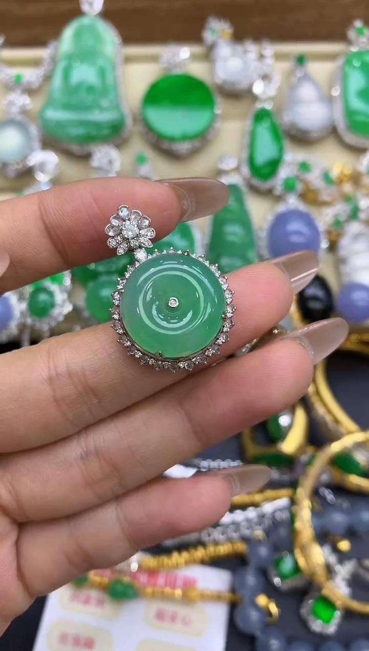 颈饰18K金镶嵌翡翠343-中国好珍宝