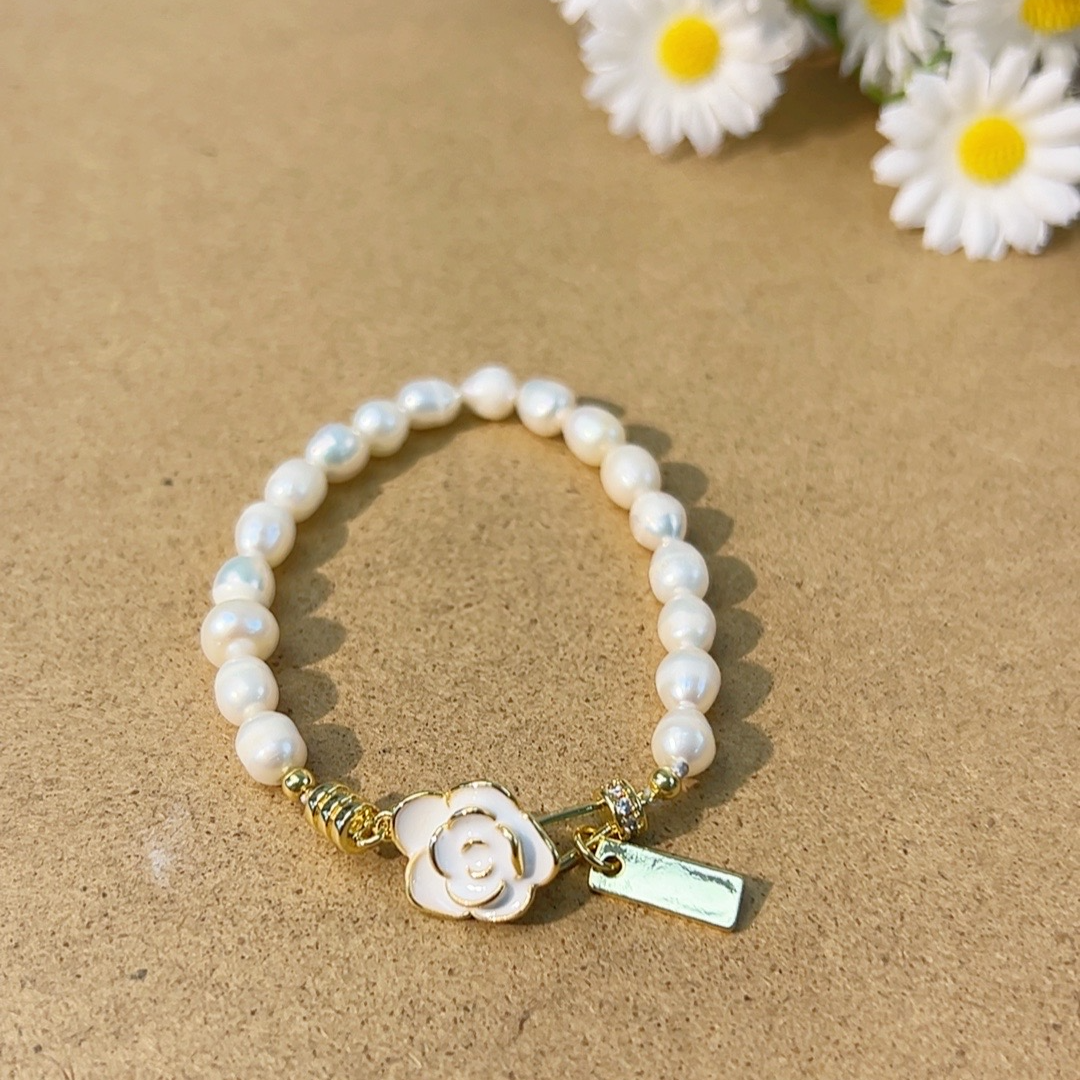 天然淡水珍珠手链 - DSN设计师款精致轻奢山茶花手链（7002）