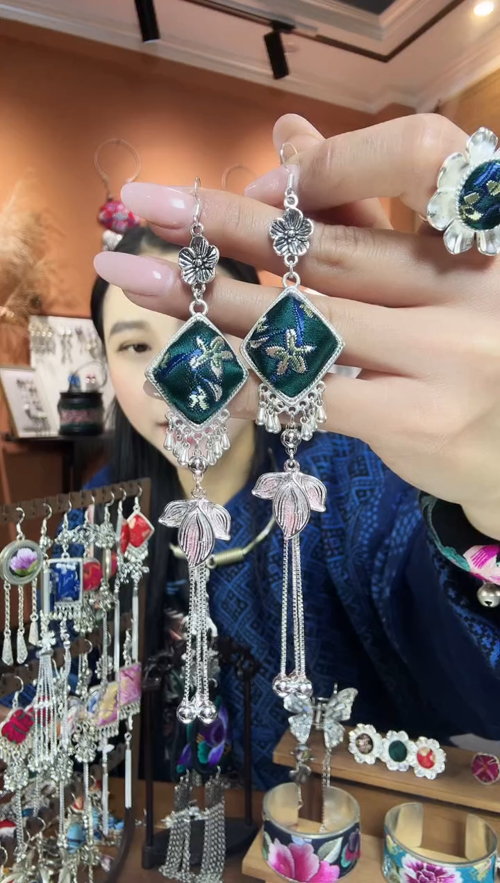 【闪购商品】刺绣纯手工民族风耳环