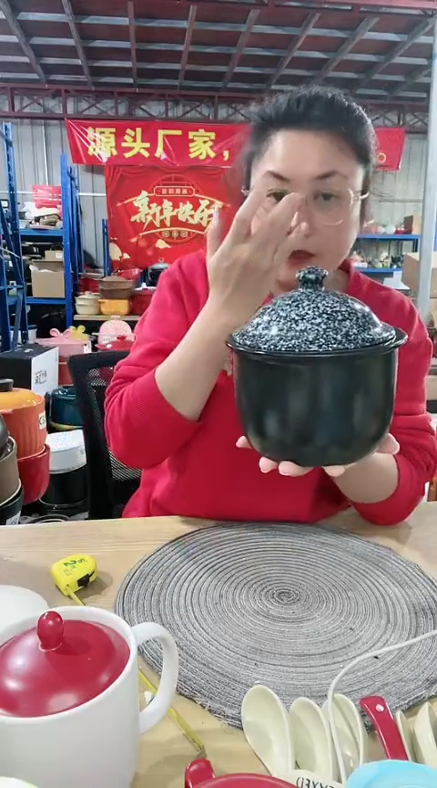 【闪购商品】l723瑕疵黑锅带盖不圆偏小