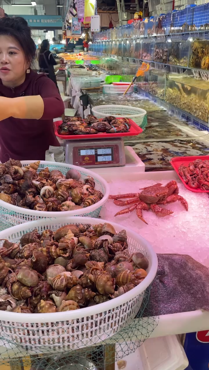 中国大陆断氧膏蟹8只，3.7斤