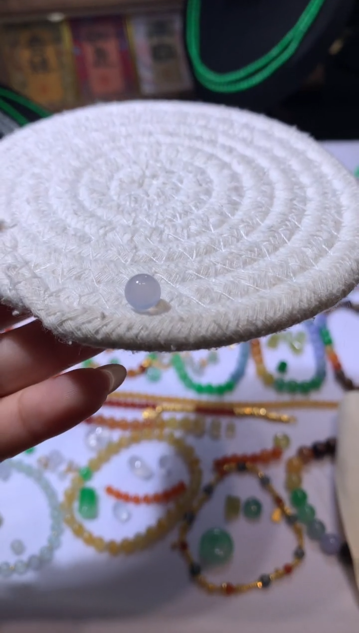 【闪购商品】定制翡翠未镶嵌6.9*珠子1800+180