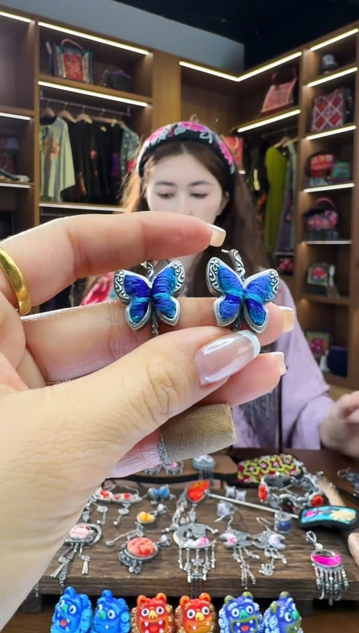 【闪购商品】织绣176黔东南苗族刺绣