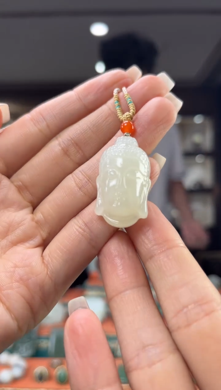 颈饰未镶嵌和田玉佩佩