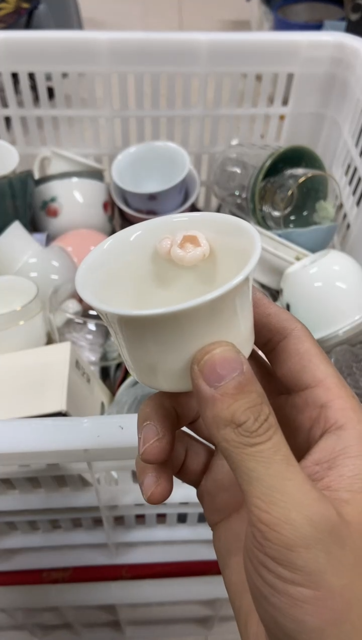 杯无运费险有瑕疵的摄影的产品有使用过的痕迹有点脏介意勿拍