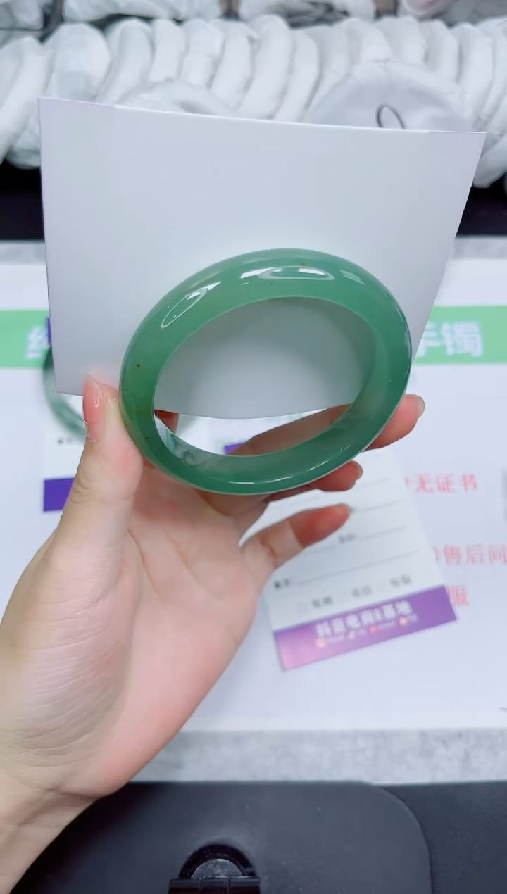 石英质玉手镯未镶嵌181-56