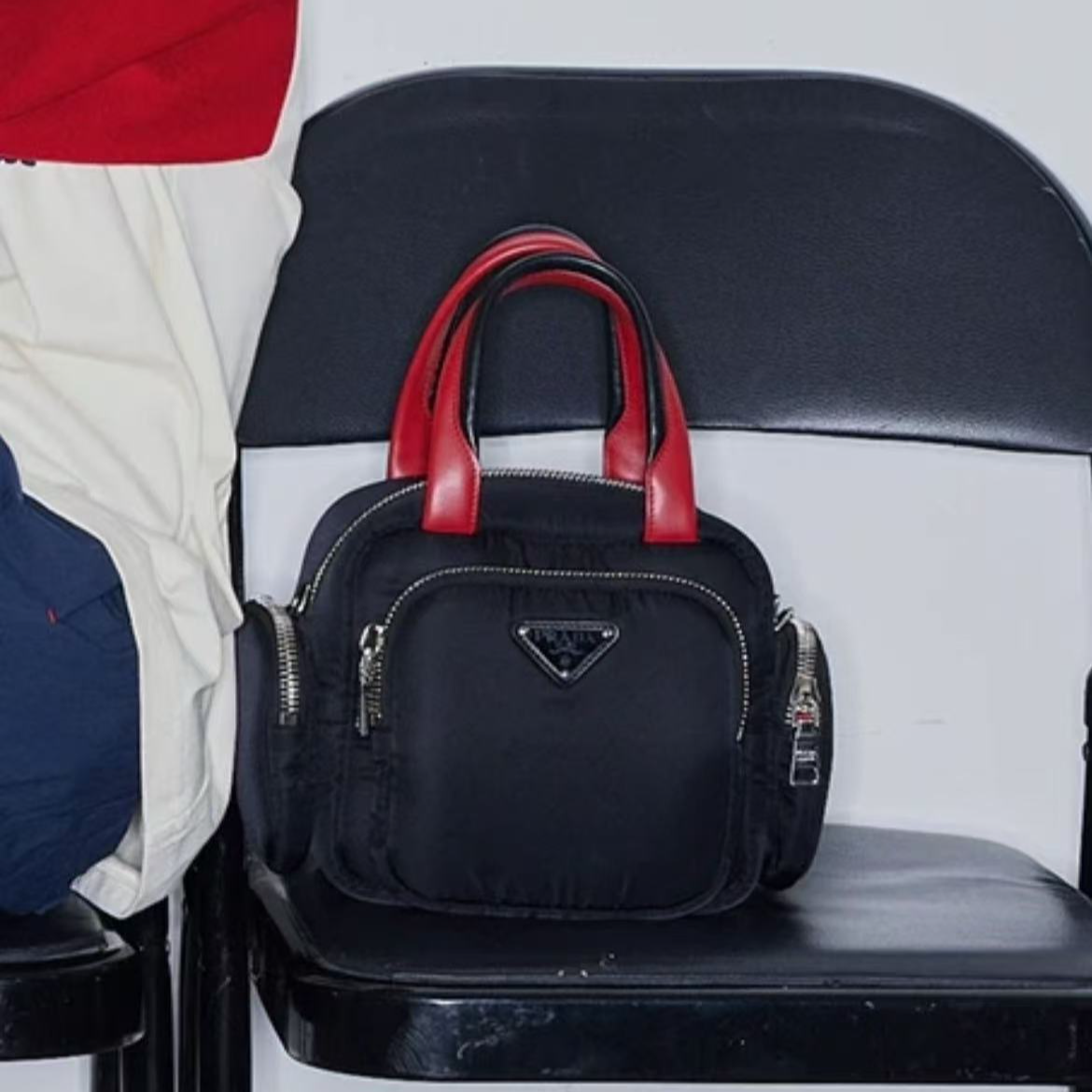 95新 Prada/普拉达 理里奢品/普拉达泡芙斜挎包