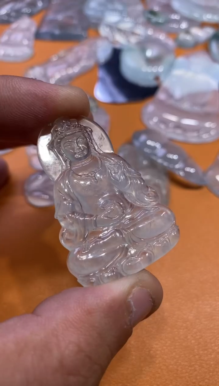 【闪购商品】翡翠吊坠(不含链)未镶嵌观音3800