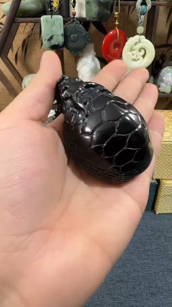 未镶嵌和田玉（墨玉）挂件和田 墨玉龙龟把件