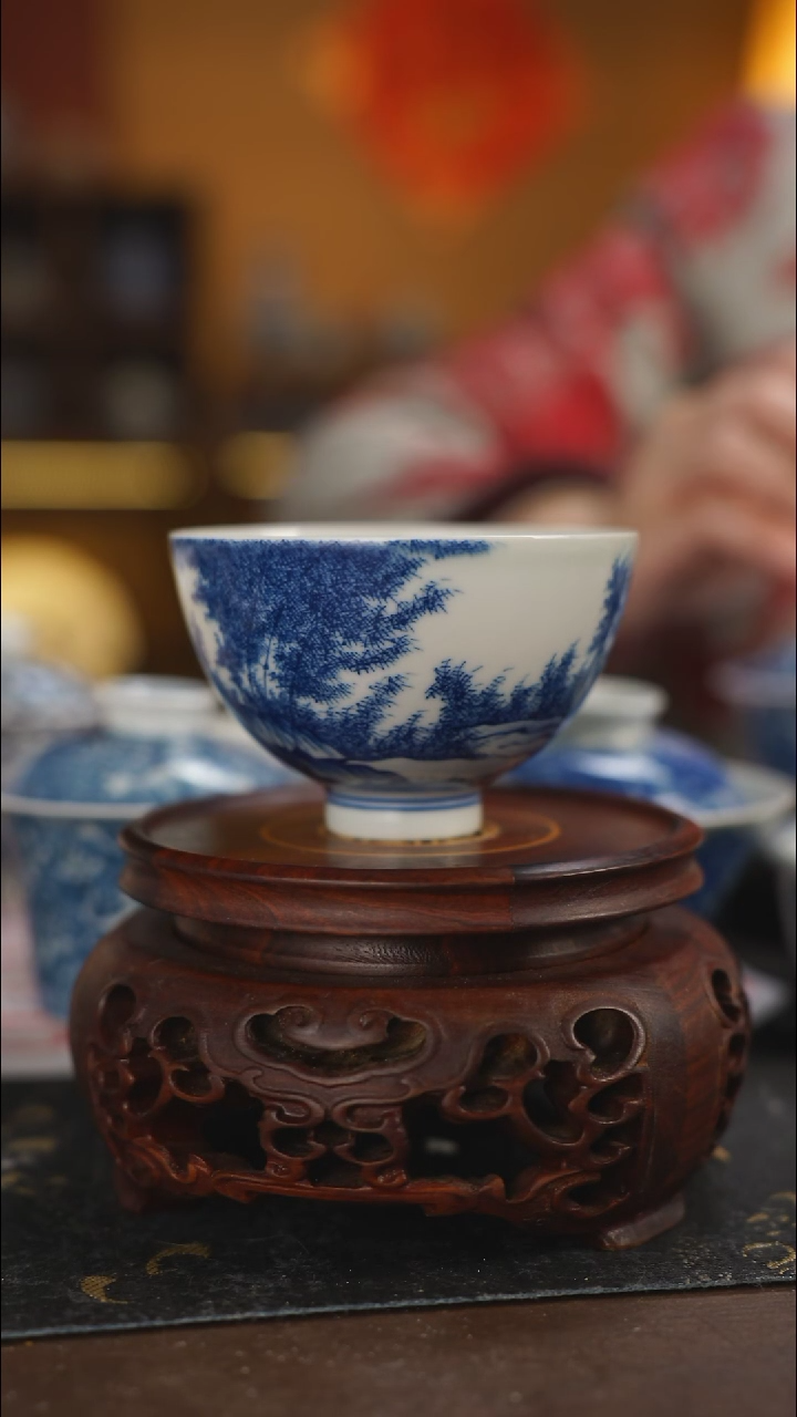 【闪购商品】柴窑青花山水鸡心杯微瑕