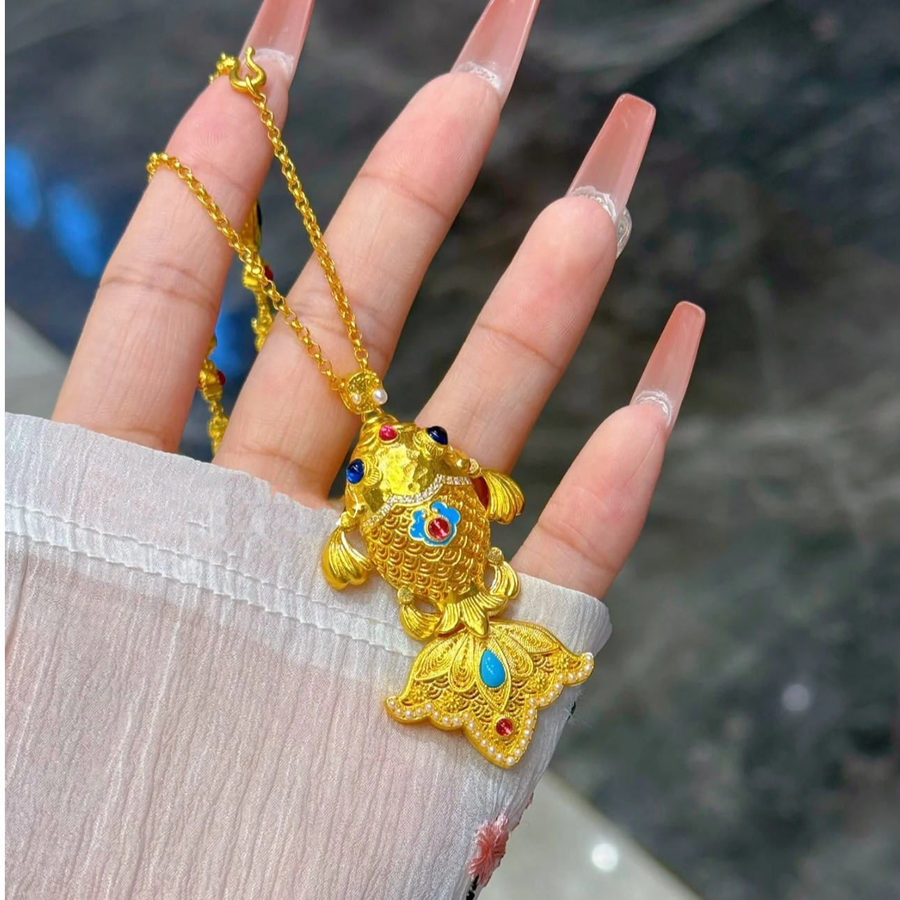 铜合金项链 新中式花丝逐浪锦鲤吊坠项链镂空精美吊坠