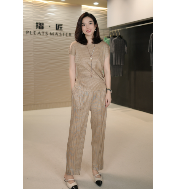三宅褶皱夏季新款高级感时尚百搭显瘦短袖两件套16806