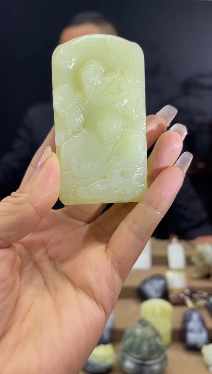 颈饰未镶嵌和田玉1