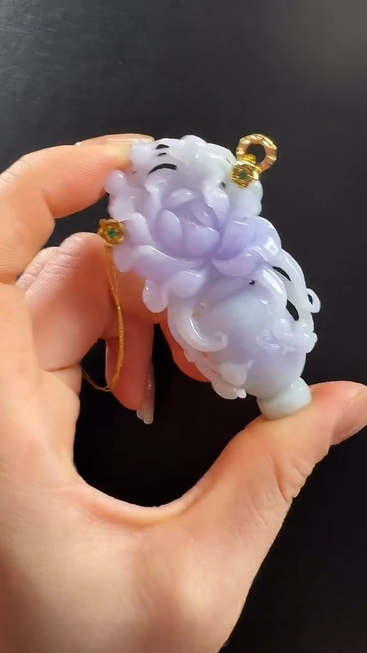 颈饰未镶嵌翡翠花瓶