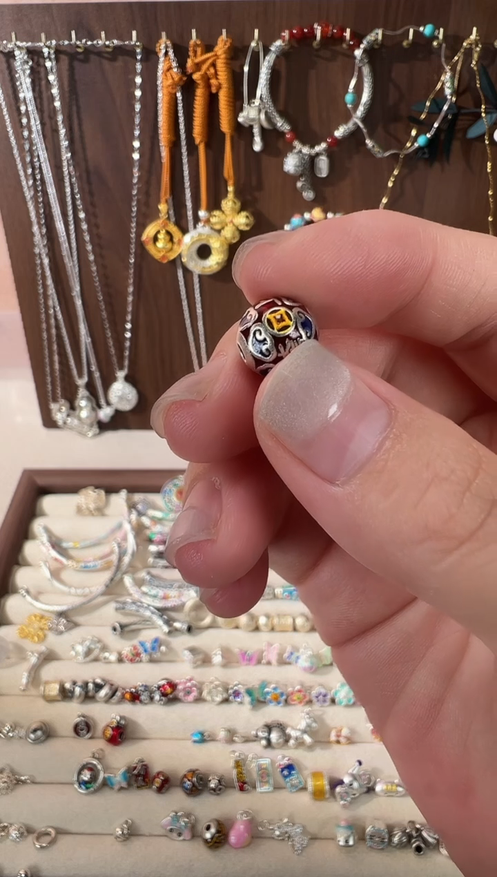 无足银爱**艺珐琅彩上上签大吉穿孔珠