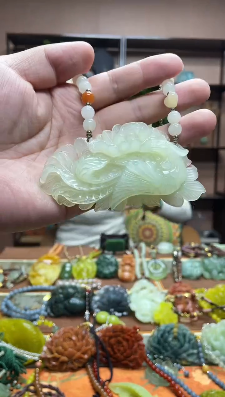未镶嵌岫玉吊坠·