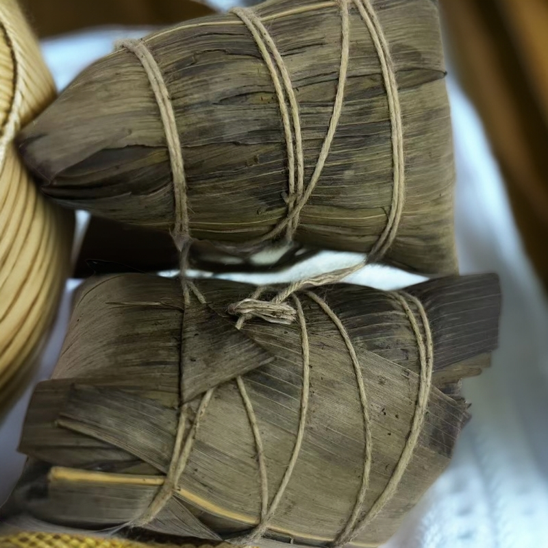 正宗农家灰肉粽，咸味