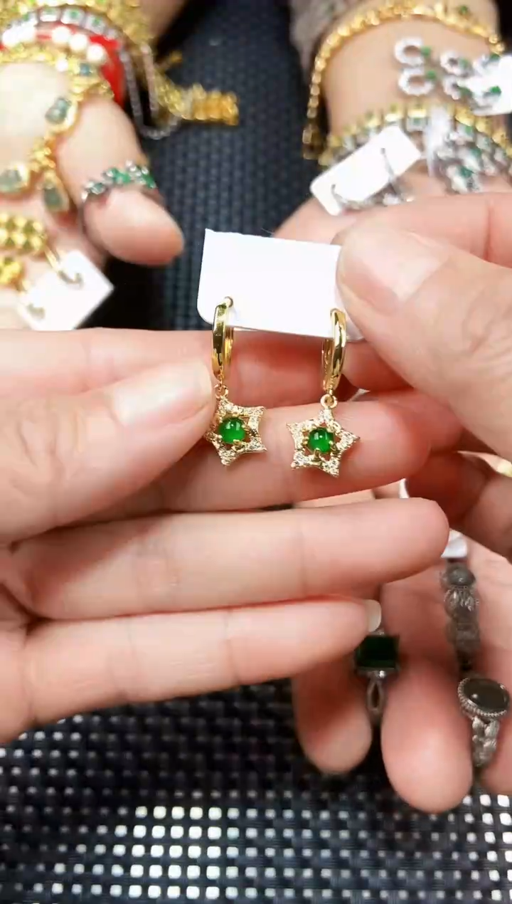 【闪购商品】翡翠耳饰未镶嵌11111111111