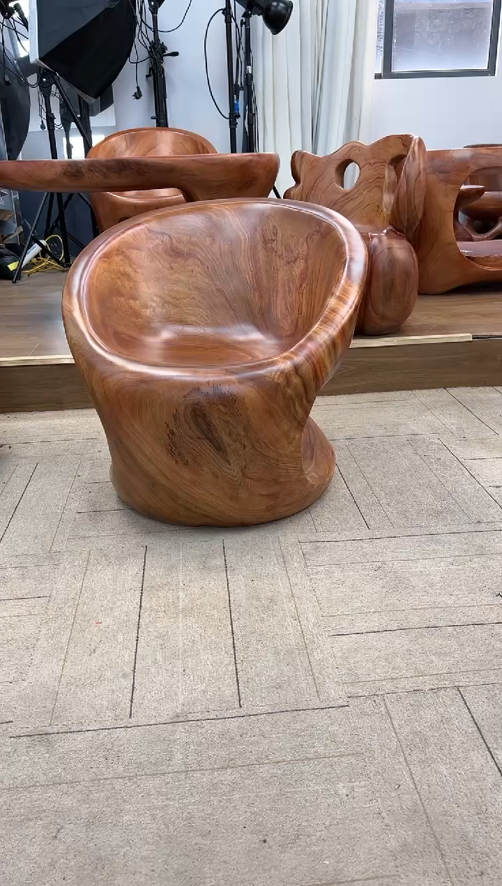 【闪购商品】稳定木实木创意主人椅