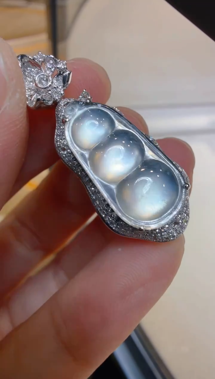 吊坠(不含链)18K金镶嵌翡翠多样性团购发一件